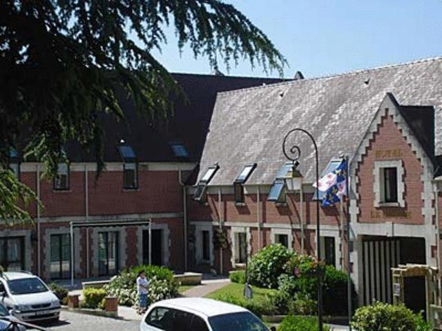 Cit'Hotel - Hotel Le Cedre Noyon Exteriör bild